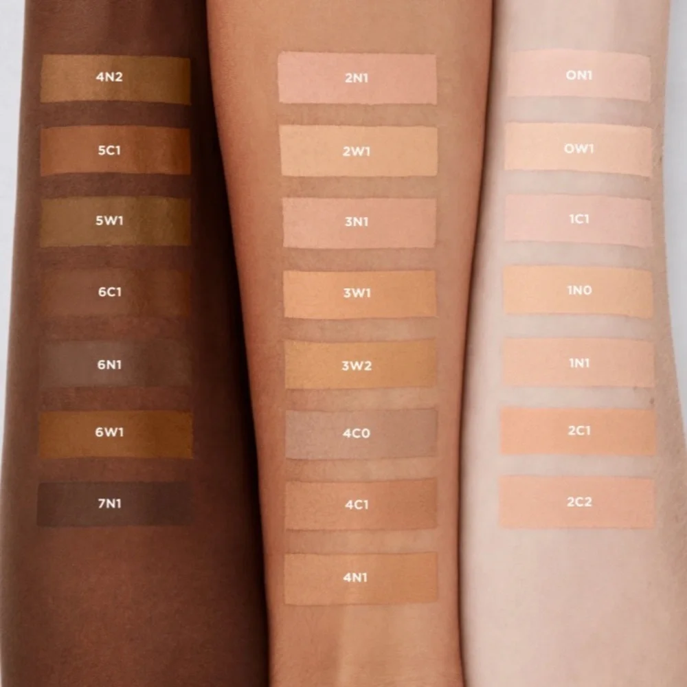 Real Flawless Weightless Perfecting Serum Concealer Buildable coverage